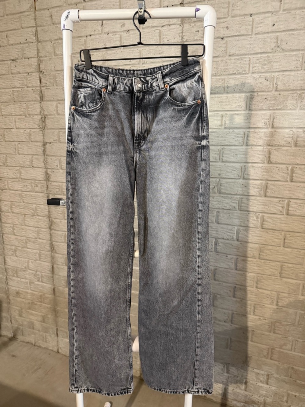 H&M Divided Light Gray Wash Jeans